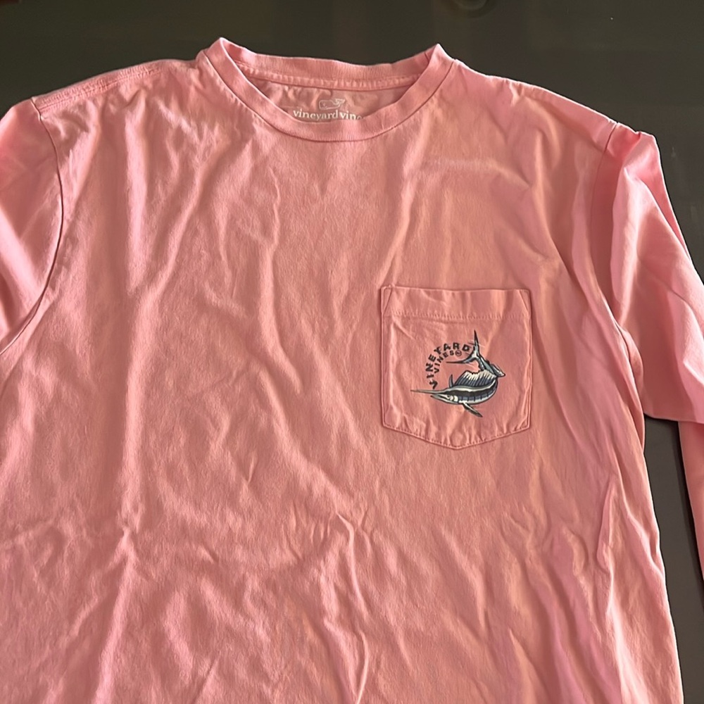 Vineyard Vines men's size S.
no stains no rips great condition great condition.